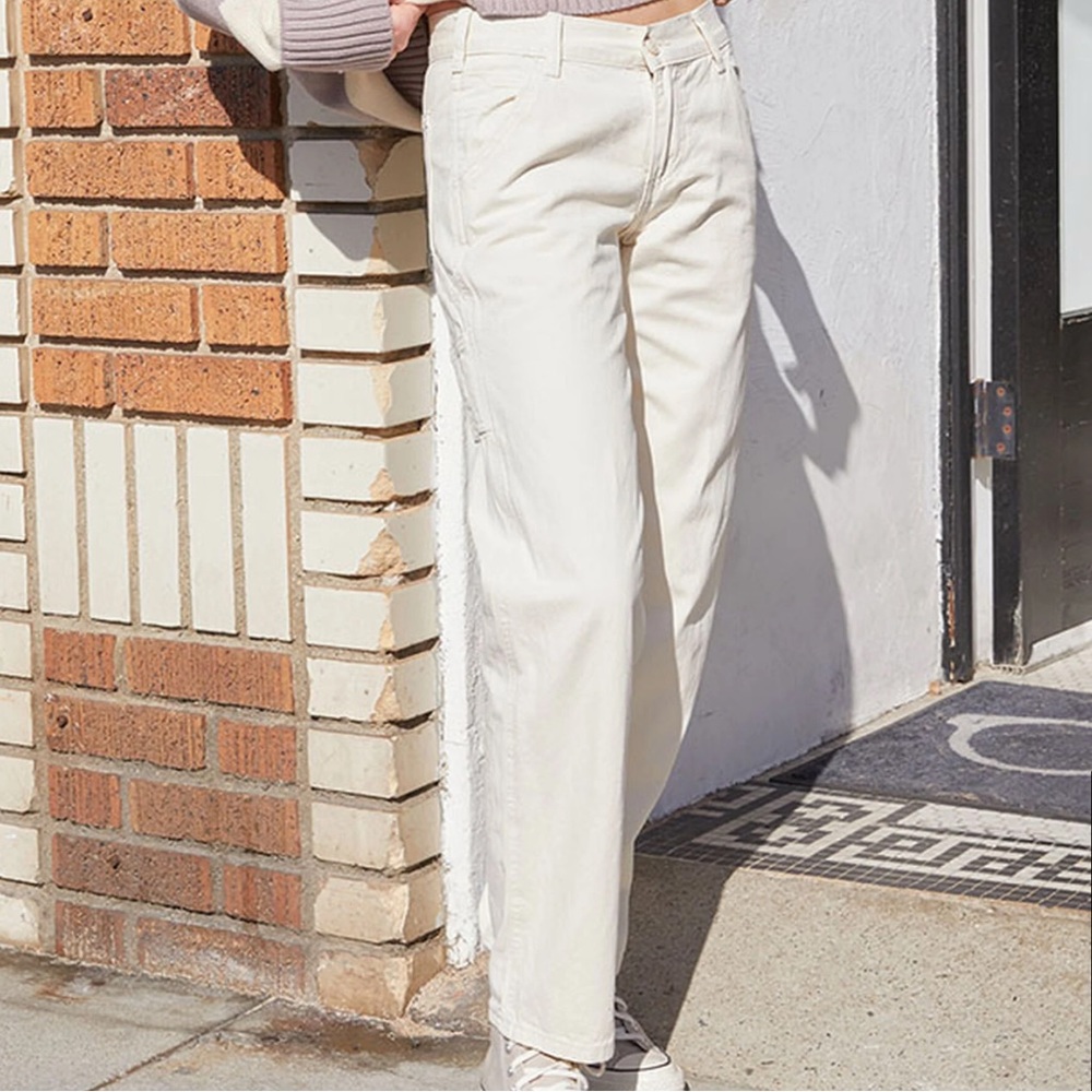 Brandy Melville Low Rise Off White Cargo Pants